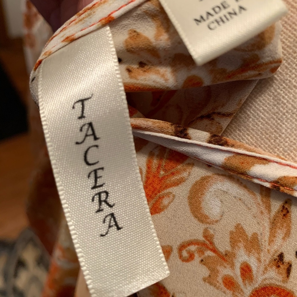 Beautiful floral tunic by Tacera with neck detail - Picture 4 of 4